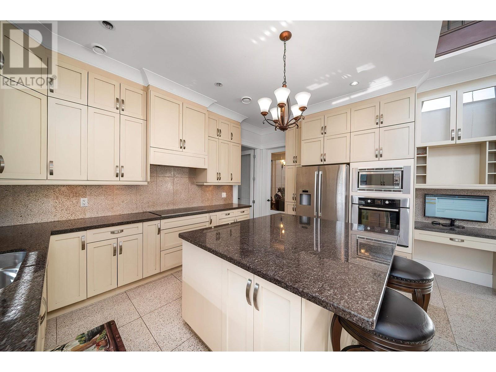 Listing Picture 14 of 29 : 9660 SAUNDERS ROAD, Richmond / 烈治文 - 魯藝地產 Yvonne Lu Group - MLS Medallion Club Member