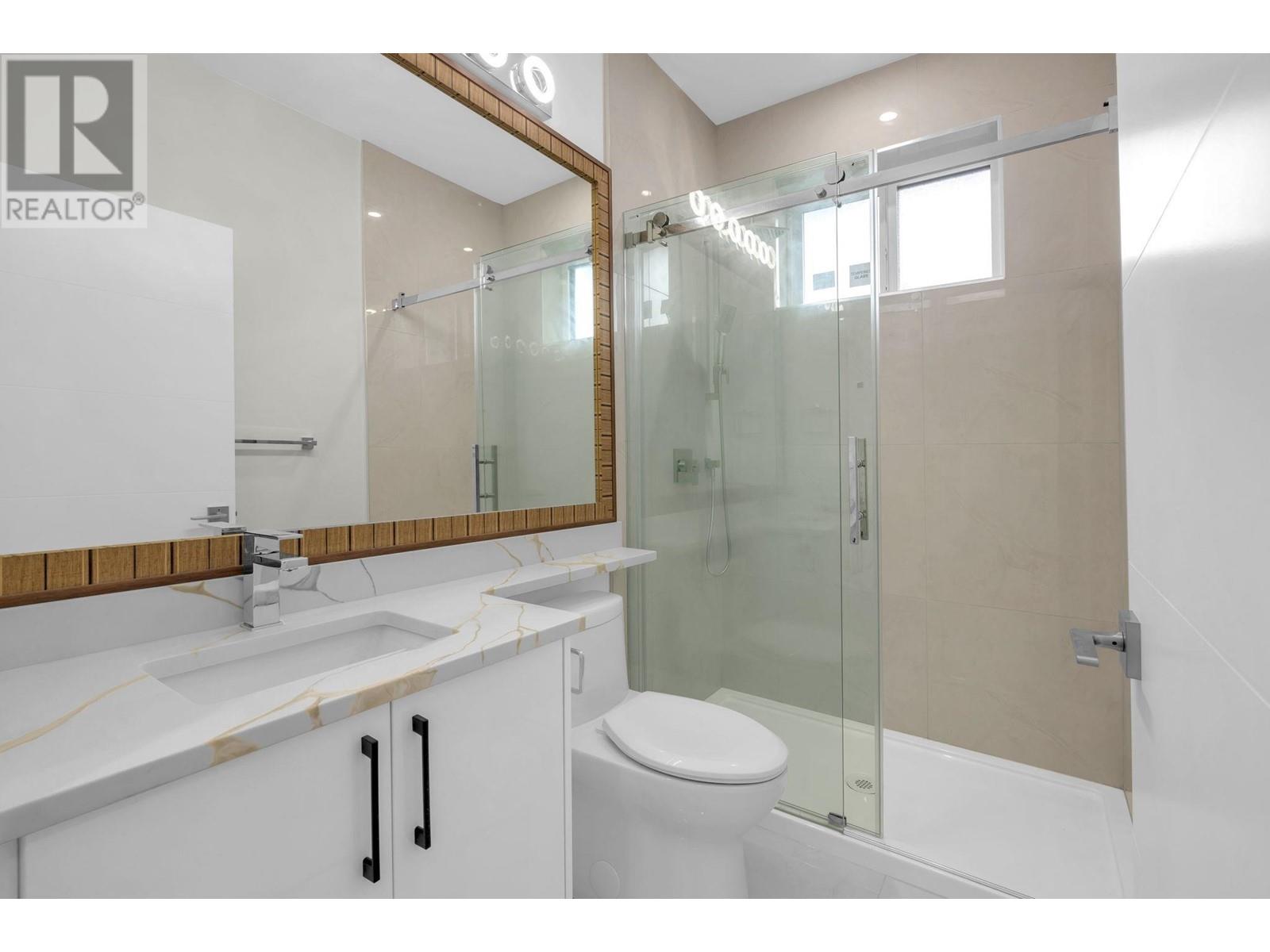 Listing Picture 10 of 16 : 2496 E 27TH AVENUE, Vancouver / 溫哥華 - 魯藝地產 Yvonne Lu Group - MLS Medallion Club Member