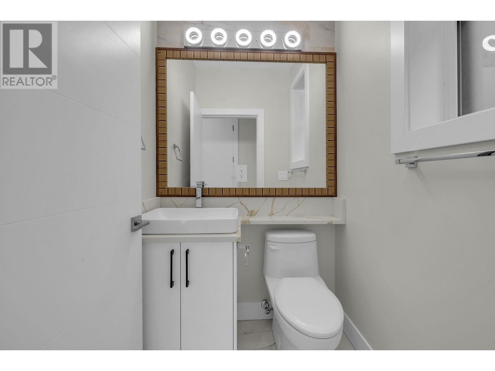 Listing Picture 8 of 16 : 2496 E 27TH AVENUE, Vancouver / 溫哥華 - 魯藝地產 Yvonne Lu Group - MLS Medallion Club Member