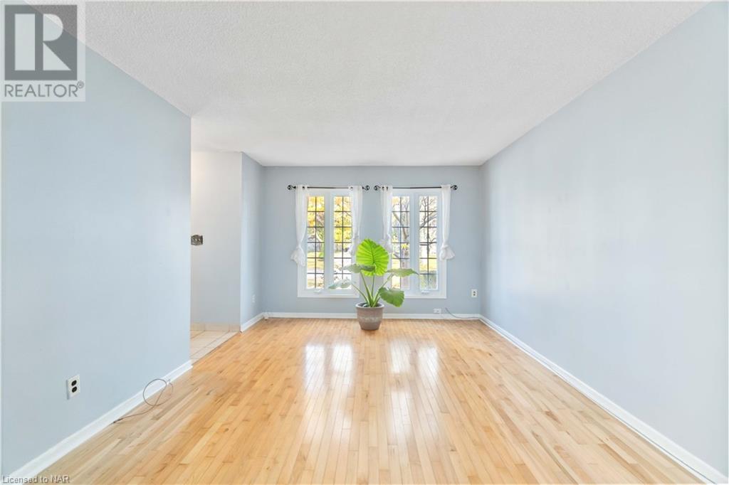 6604 Harmony Avenue, Niagara Falls, Ontario  L2H 1Z4 - Photo 5 - 40671451