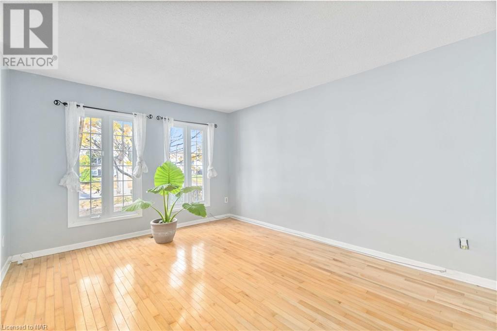 6604 Harmony Avenue, Niagara Falls, Ontario  L2H 1Z4 - Photo 11 - 40671451