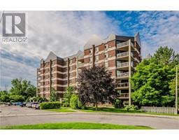 8 CHRISTOPHER Court Unit# 401, Guelph, Ontario