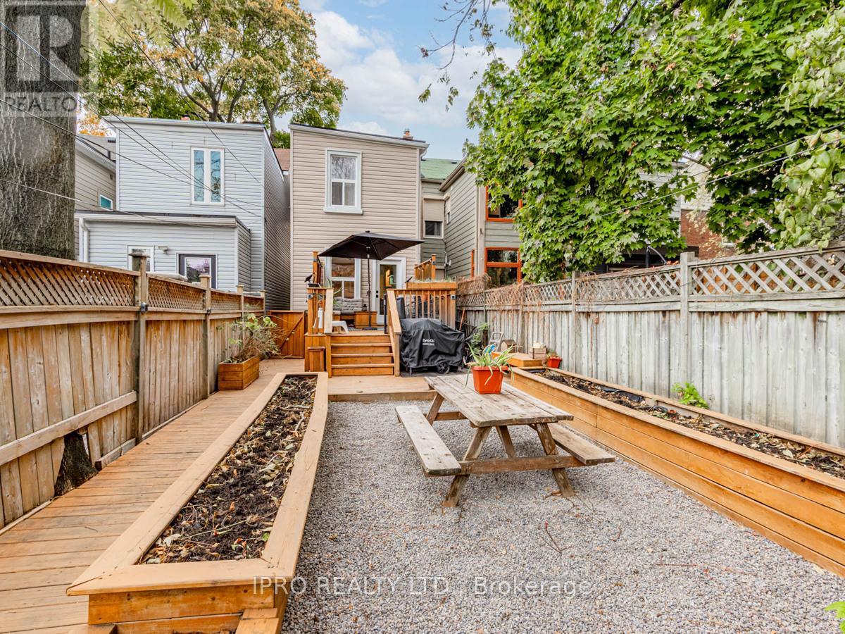 39 Bushell Avenue, Toronto (South Riverdale), Ontario  M4M 3B8 - Photo 25 - E10407872