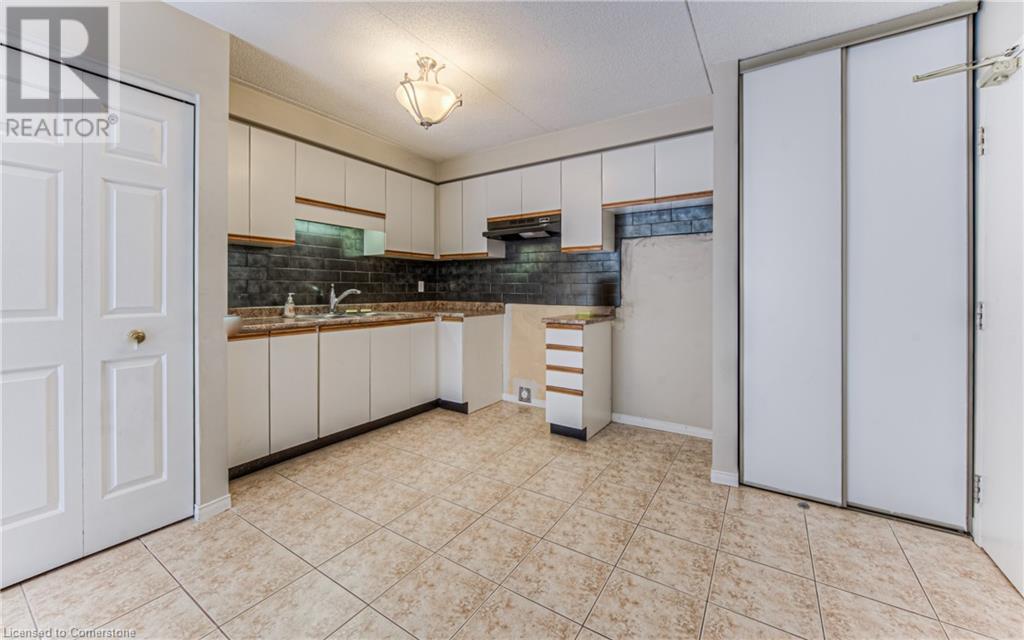 323 Northlake Drive Unit# 4, Waterloo, Ontario  N2V 1Z1 - Photo 12 - 40673700