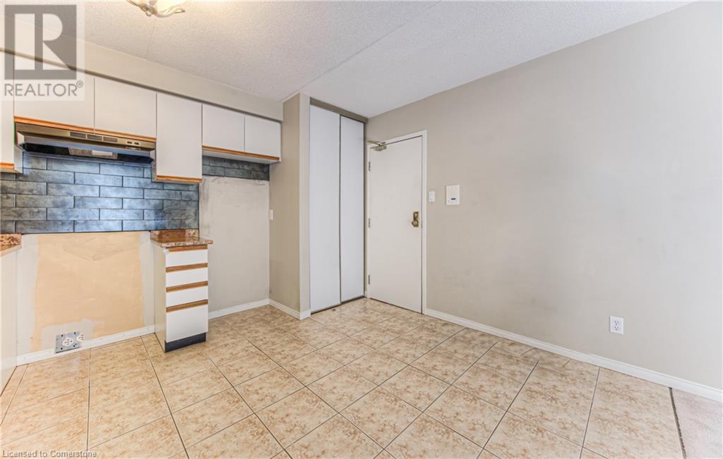 323 Northlake Drive Unit# 4, Waterloo, Ontario  N2V 1Z1 - Photo 14 - 40673700