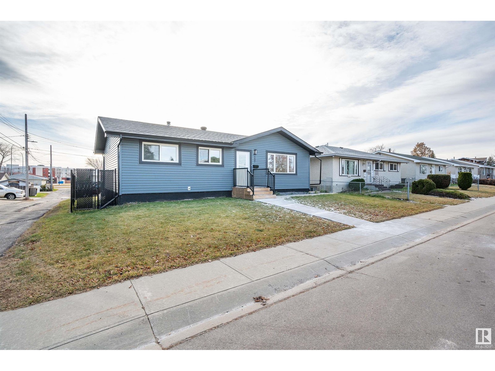 5607 138 Av Nw, Edmonton, Alberta  T5A 1E2 - Photo 3 - E4412713