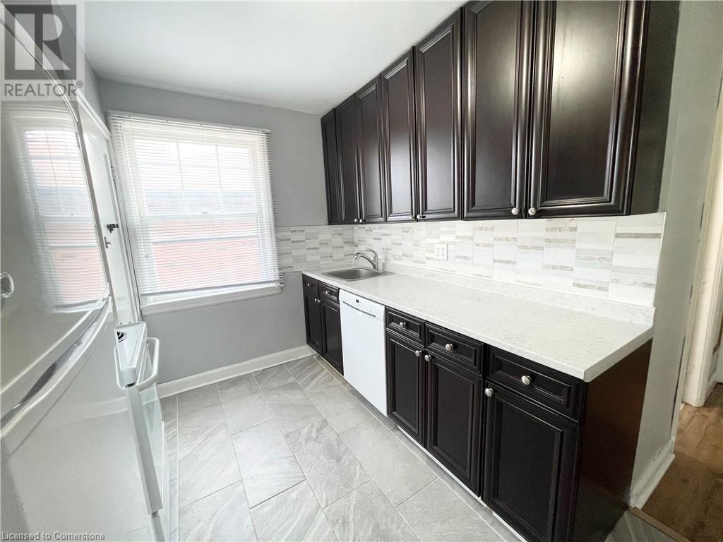 40 Elgin Street N, Cambridge, Ontario  N1R 5G9 - Photo 3 - 40673793