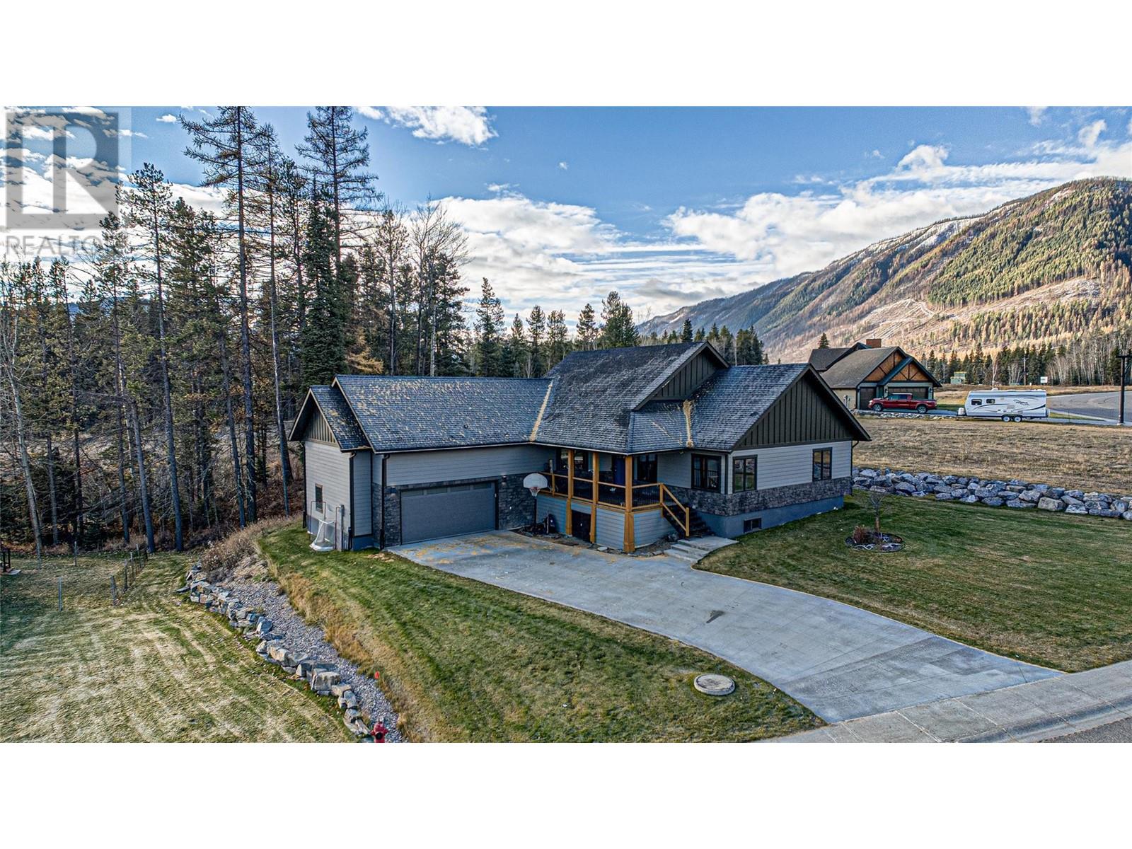 2202 Black Hawk Drive, sparwood, British Columbia