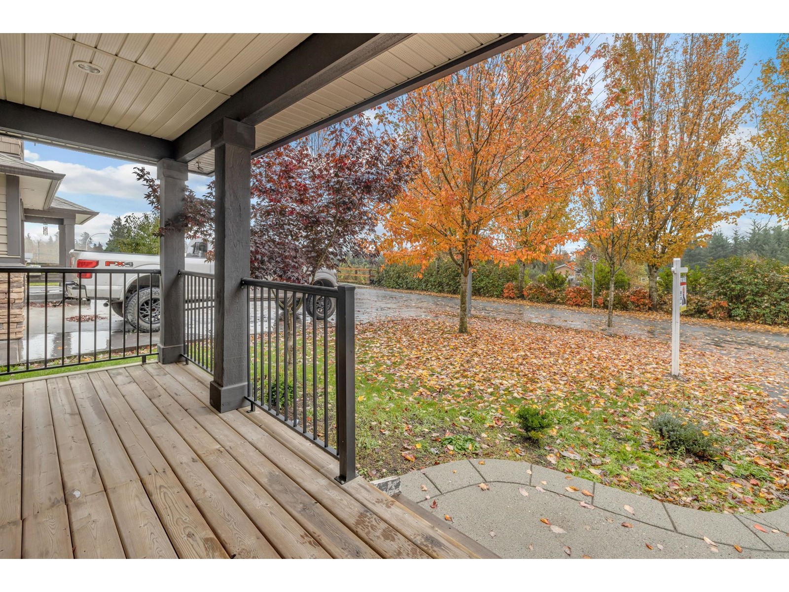 Property at 27891 STAGECOACH AVENUE image 4