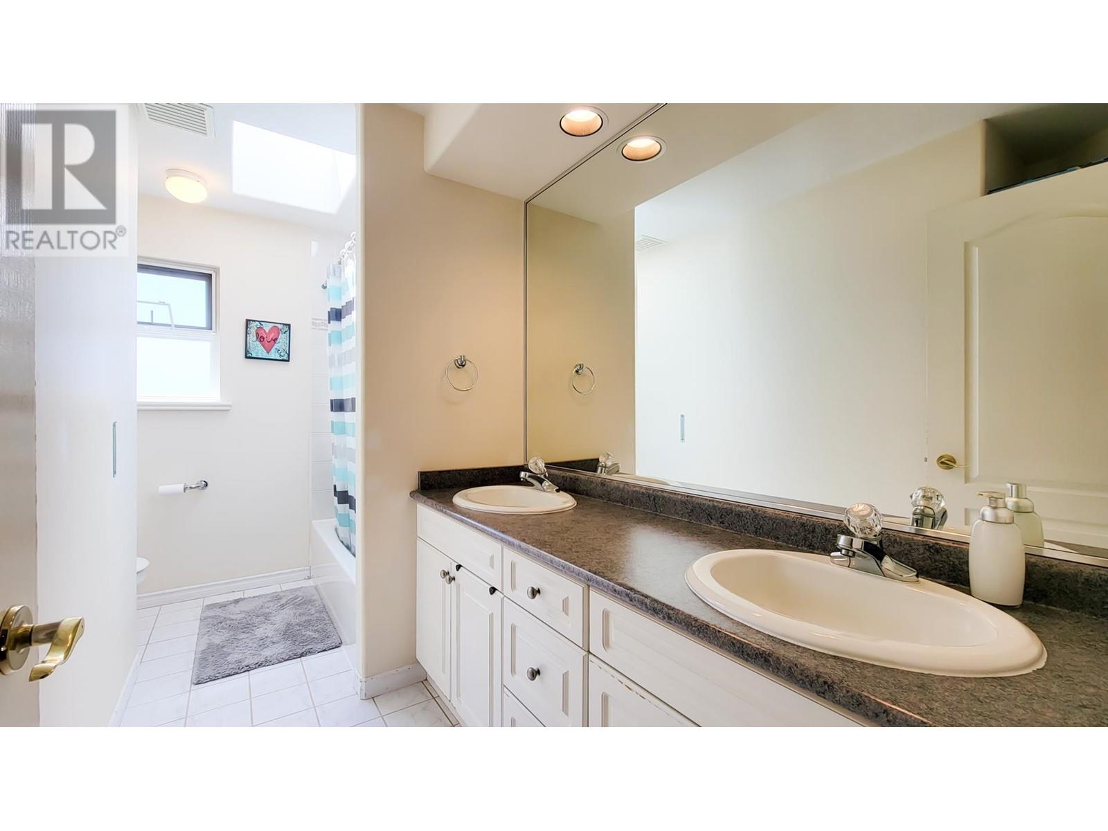 2525 Sapphire Place, Coquitlam, British Columbia  V3E 2Z1 - Photo 29 - R2941786