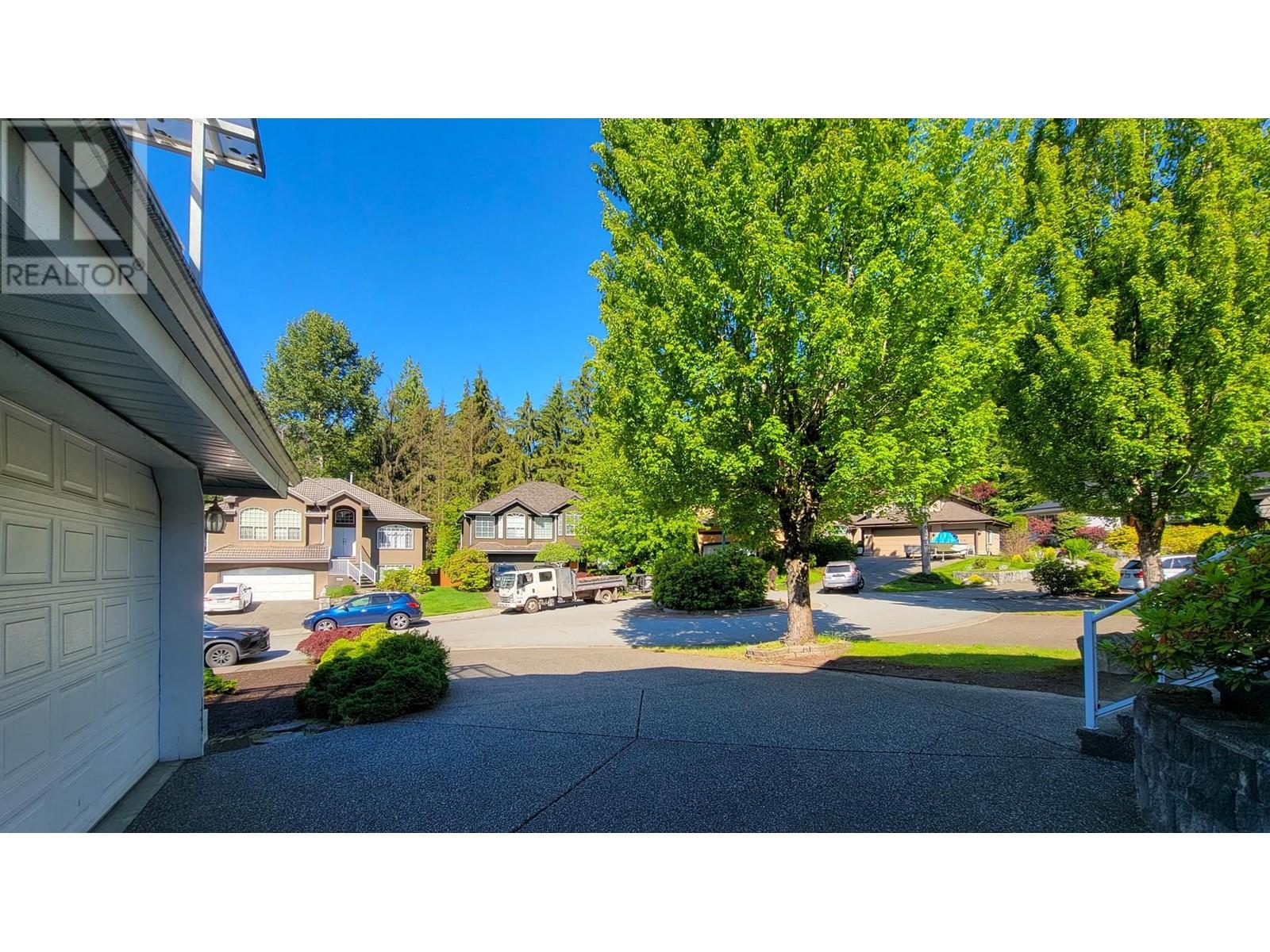 2525 Sapphire Place, Coquitlam, British Columbia  V3E 2Z1 - Photo 2 - R2941786