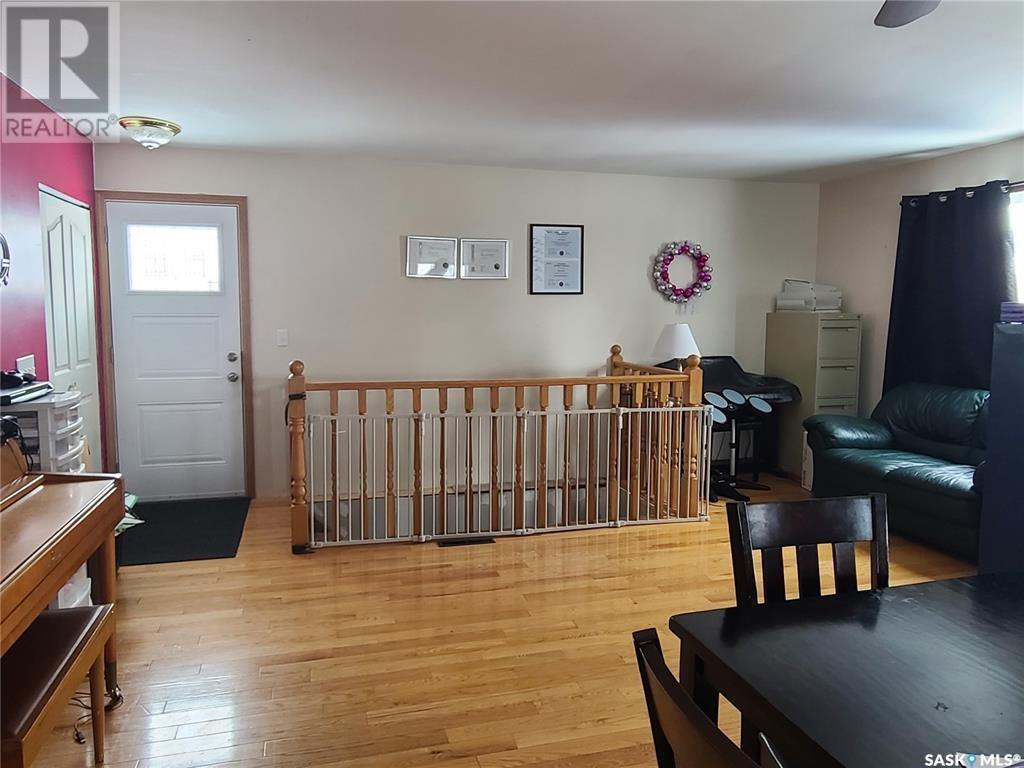 46 Newcombe Street, Manor, Saskatchewan  S0C 1R0 - Photo 12 - SK987574