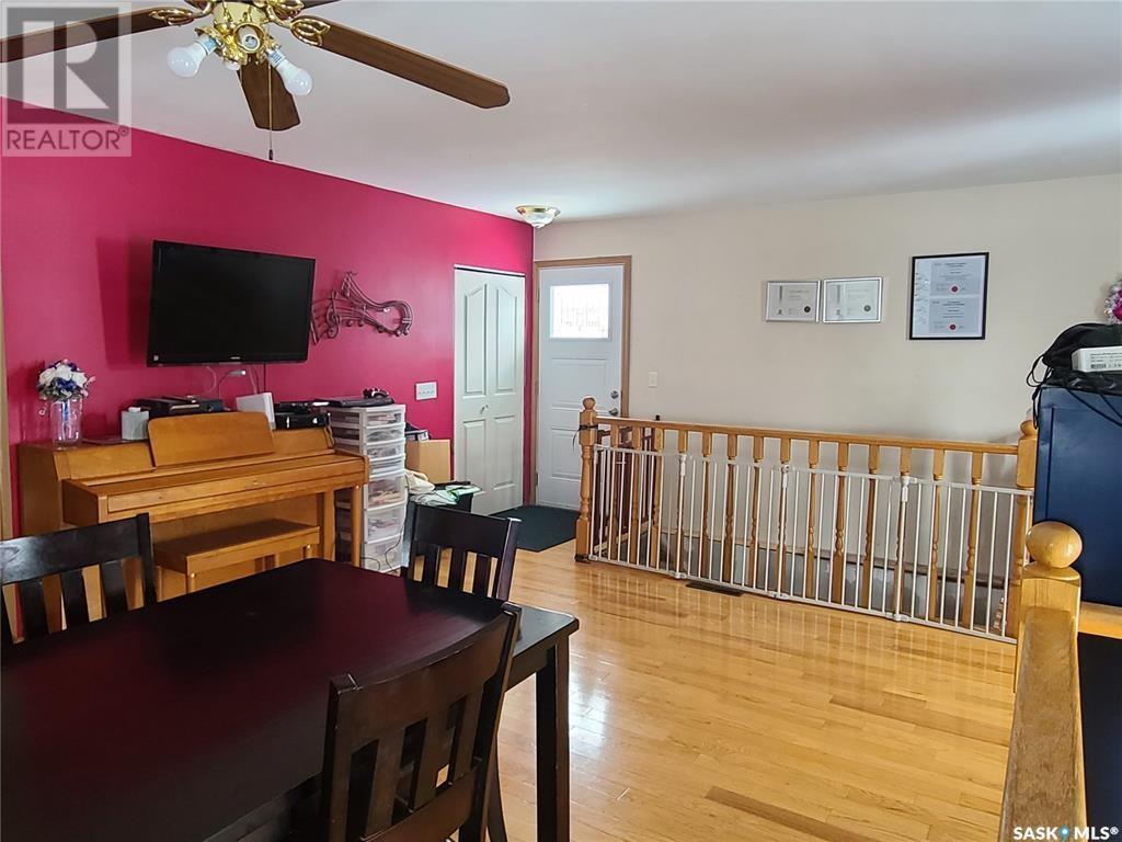 46 Newcombe Street, Manor, Saskatchewan  S0C 1R0 - Photo 13 - SK987574