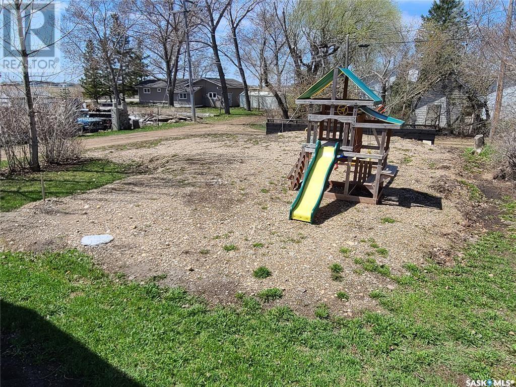 46 Newcombe Street, Manor, Saskatchewan  S0C 1R0 - Photo 5 - SK987574
