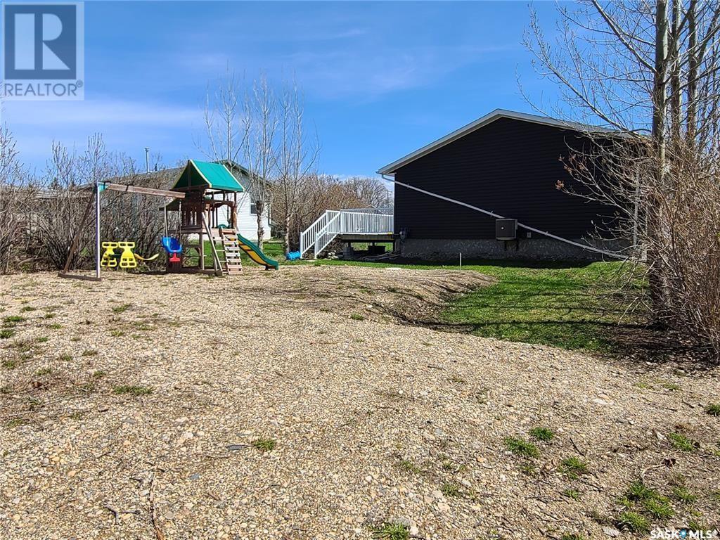 46 Newcombe Street, Manor, Saskatchewan  S0C 1R0 - Photo 6 - SK987574