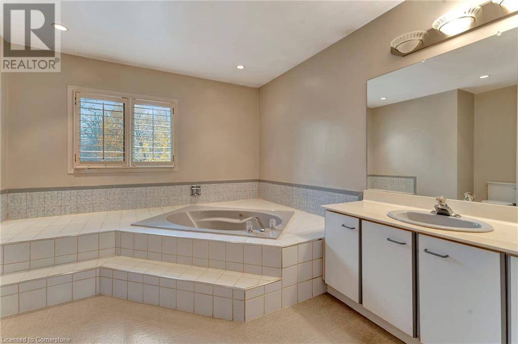 11 Willowtree Court, Dundas, Ontario  L9H 6T3 - Photo 35 - 40673656