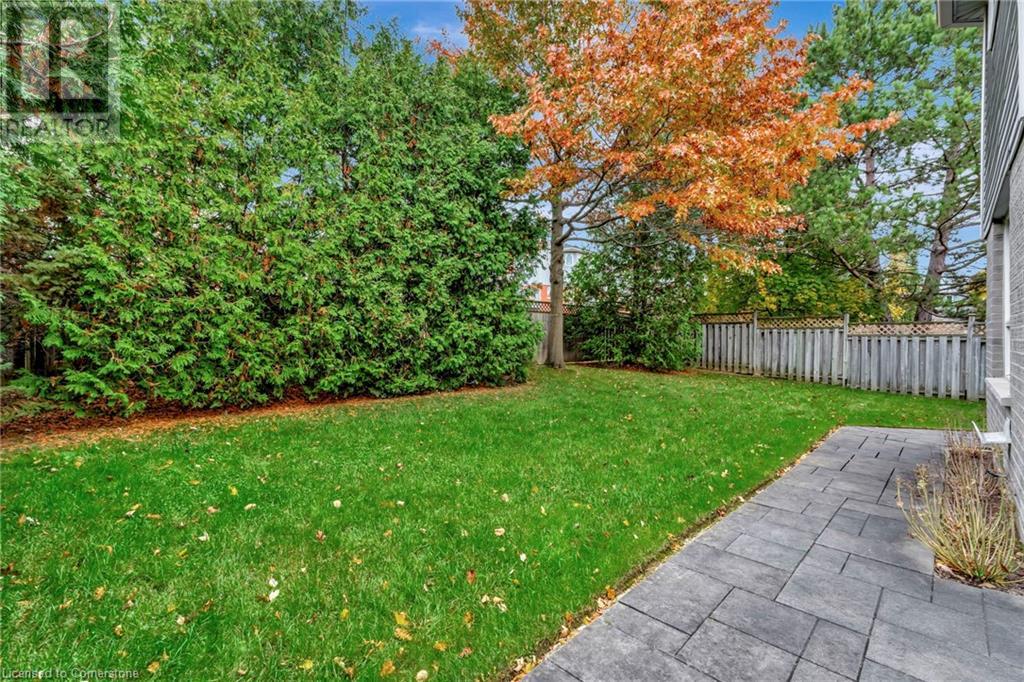 11 Willowtree Court, Dundas, Ontario  L9H 6T3 - Photo 8 - 40673656