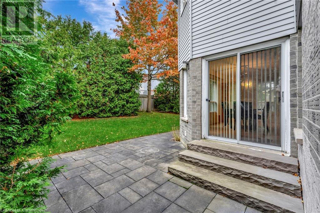 11 Willowtree Court, Dundas, Ontario  L9H 6T3 - Photo 9 - 40673656