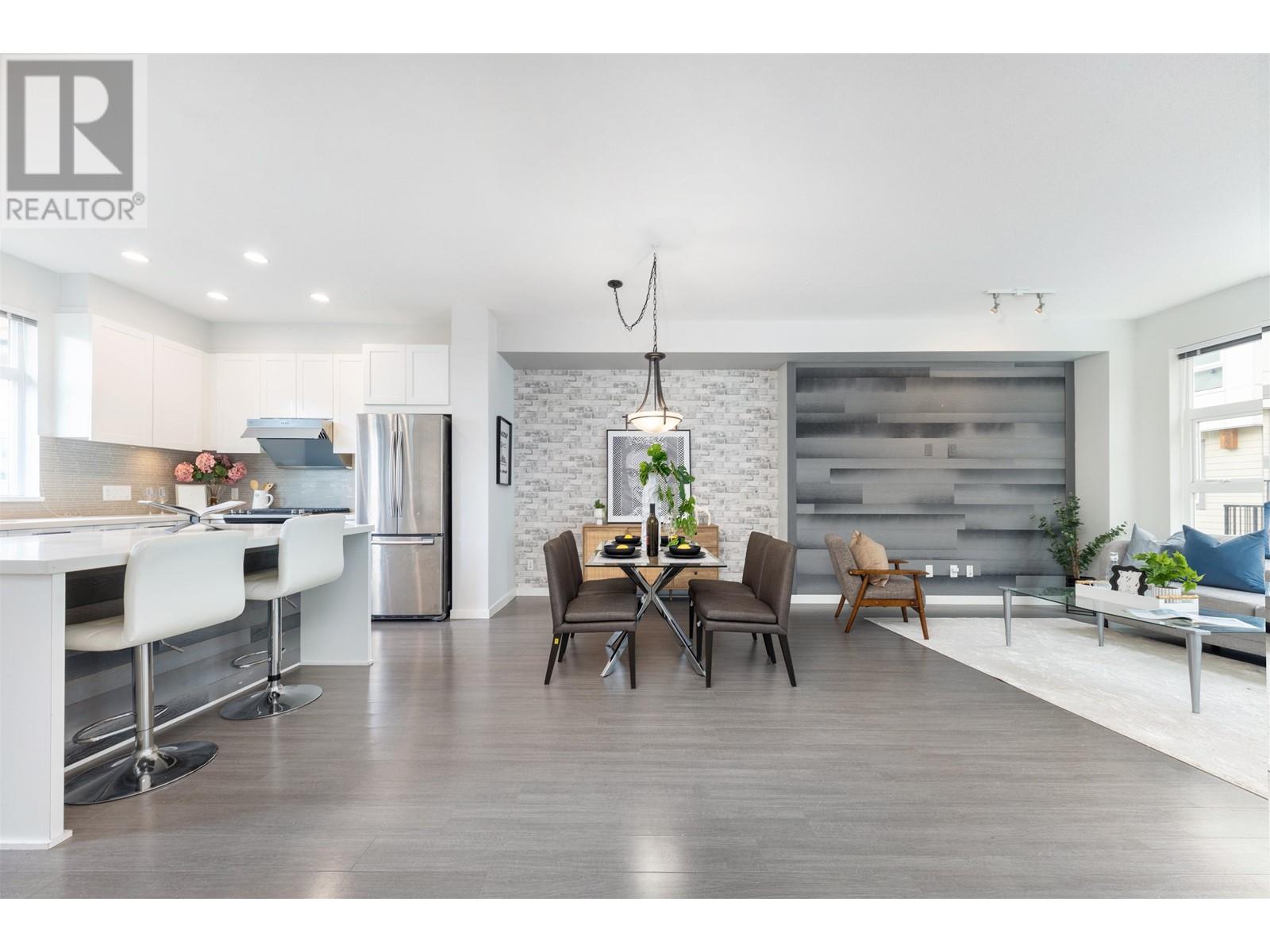 60 39548 Loggers Lane, Squamish, British Columbia  V8B 0V7 - Photo 3 - R2941830