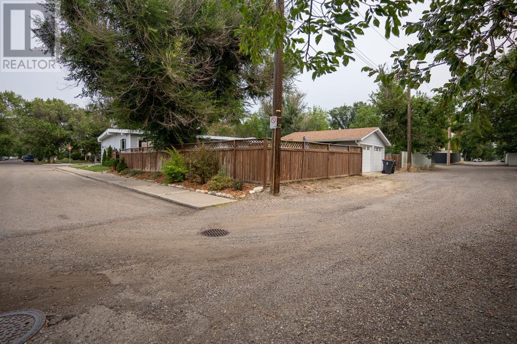 1232 12 Avenue S, Lethbridge, Alberta  T1K 0M8 - Photo 45 - A2165287