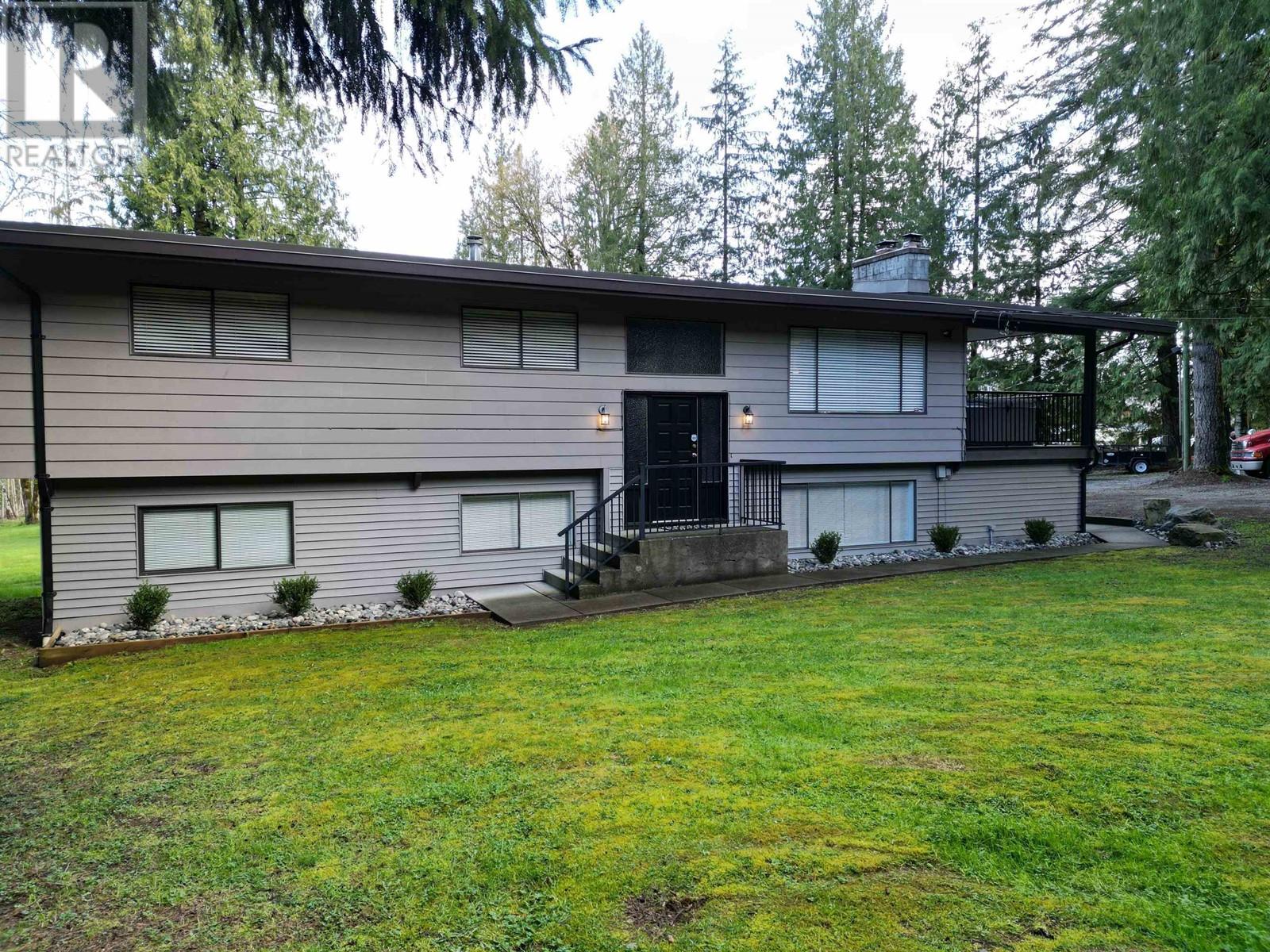 26803 Ferguson Avenue, Maple Ridge, British Columbia  V2W 1R9 - Photo 2 - R2941446