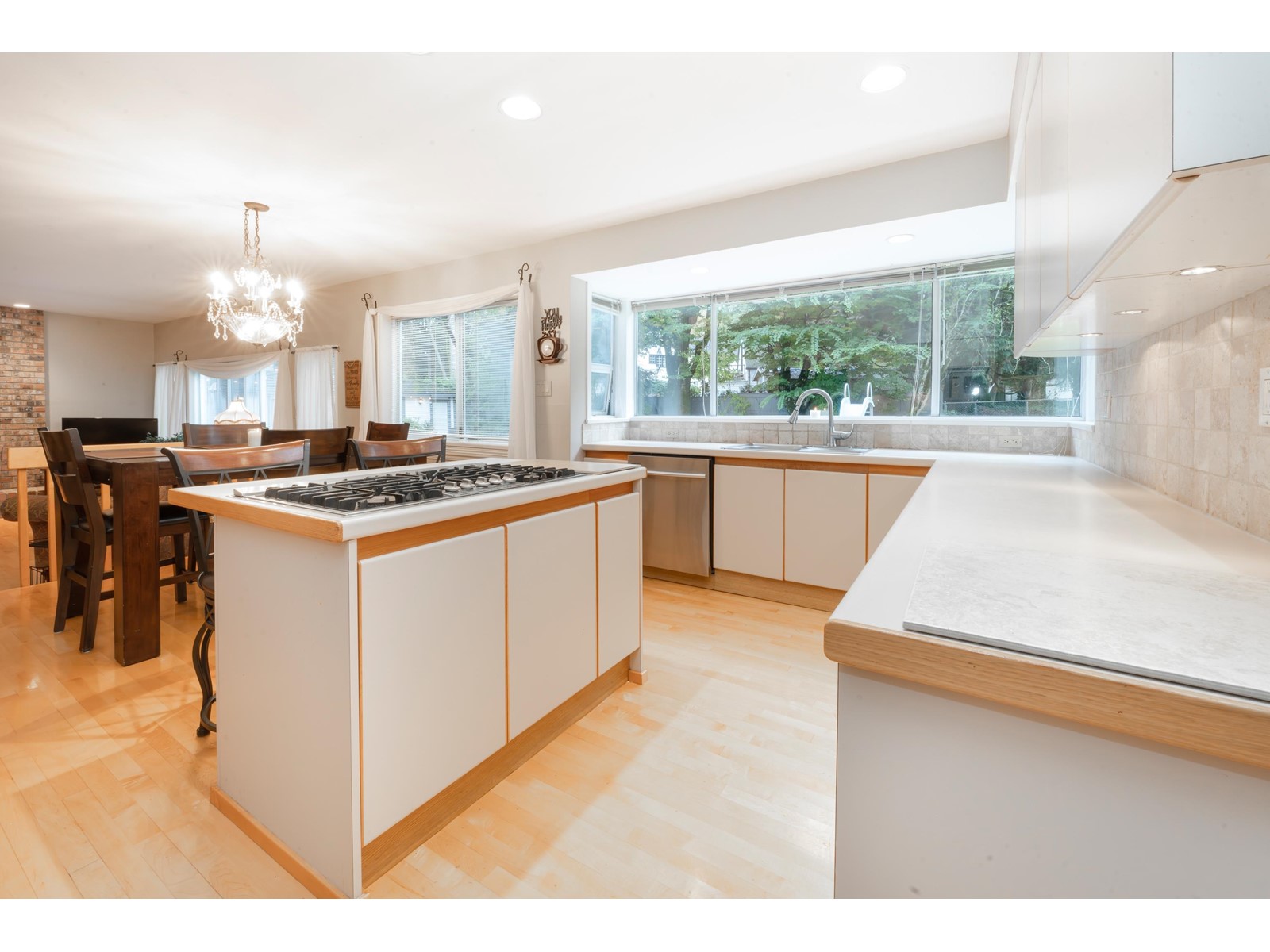 Property at 17352 26A AVENUE image 2