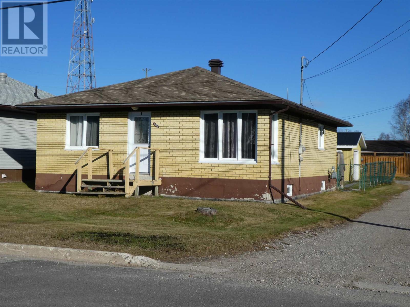 106 Barton Ave W, Geraldton, Ontario