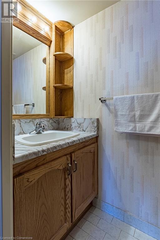 301 Frances Avenue Unit# 1808, Stoney Creek, Ontario  L8E 3W6 - Photo 18 - 40673451