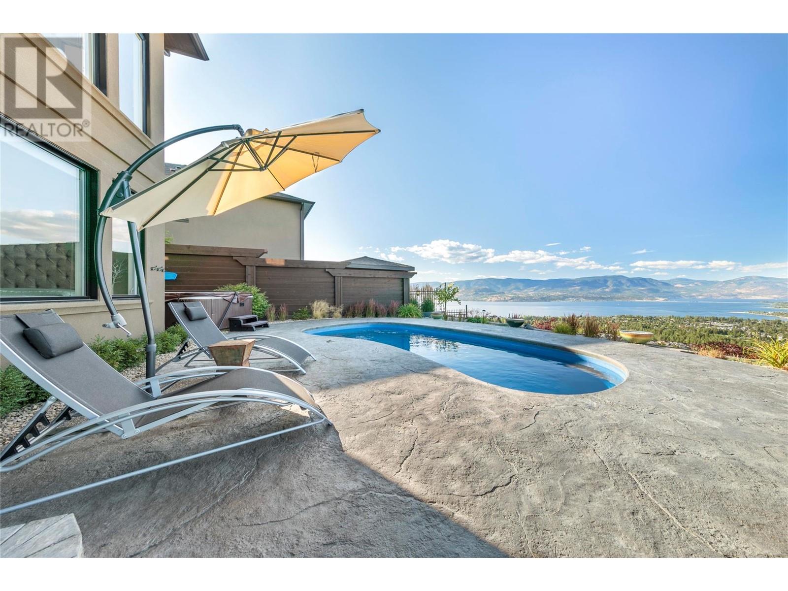 734 Kuipers Crescent, Kelowna, British Columbia  V1W 5H4 - Photo 3 - 10327838