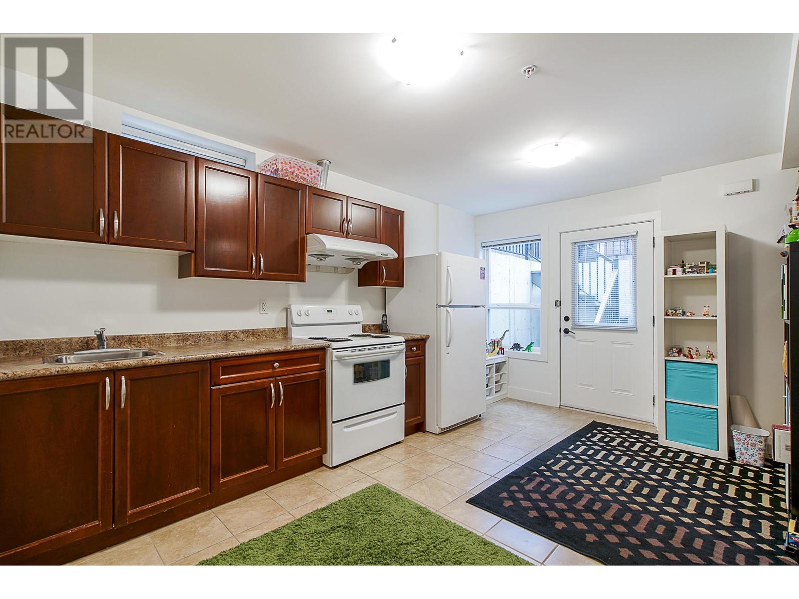 Listing Picture 22 of 27 : 439 46 AVENUE, Vancouver / 溫哥華 - 魯藝地產 Yvonne Lu Group - MLS Medallion Club Member