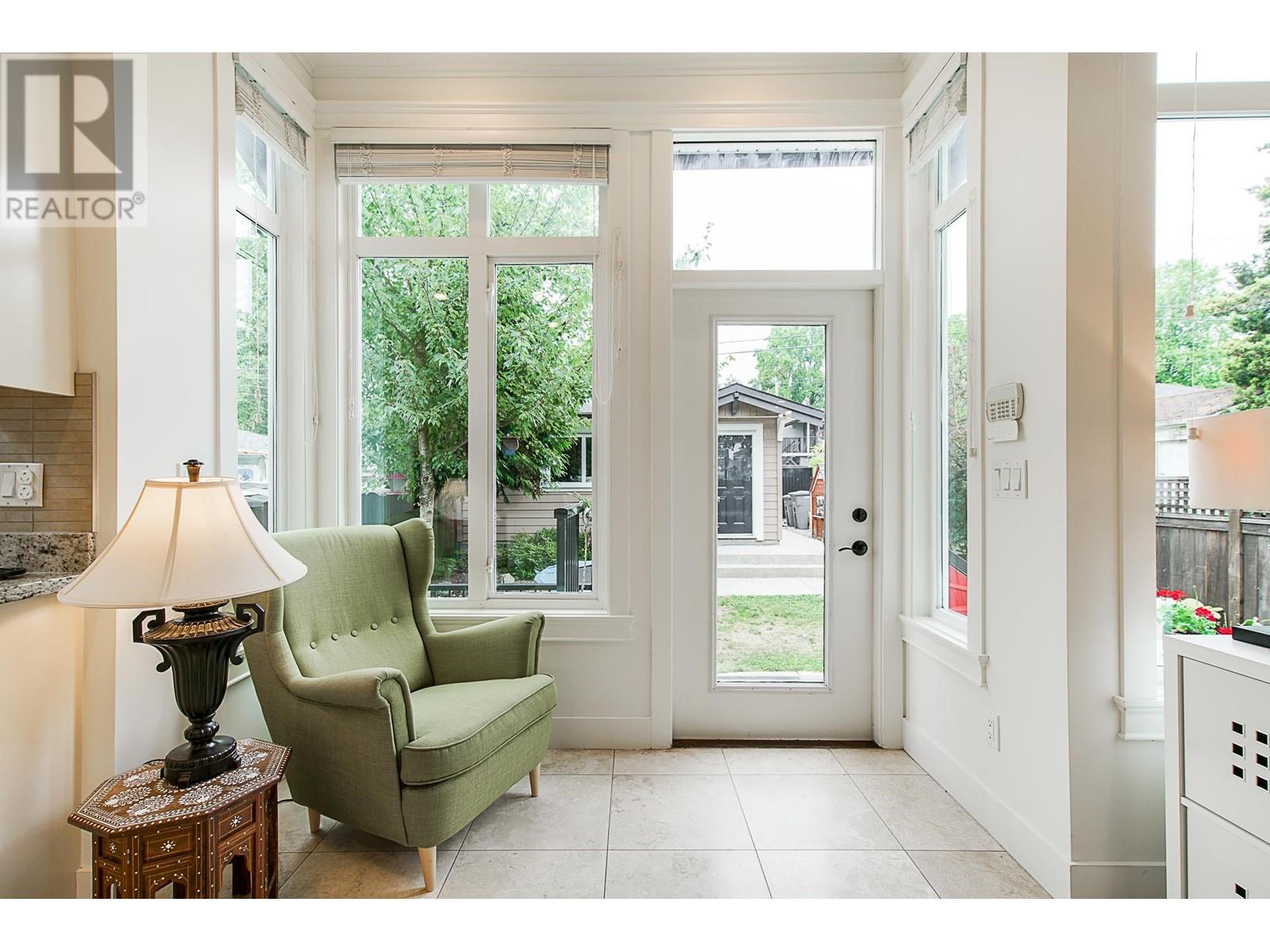 Listing Picture 9 of 27 : 439 46 AVENUE, Vancouver / 溫哥華 - 魯藝地產 Yvonne Lu Group - MLS Medallion Club Member