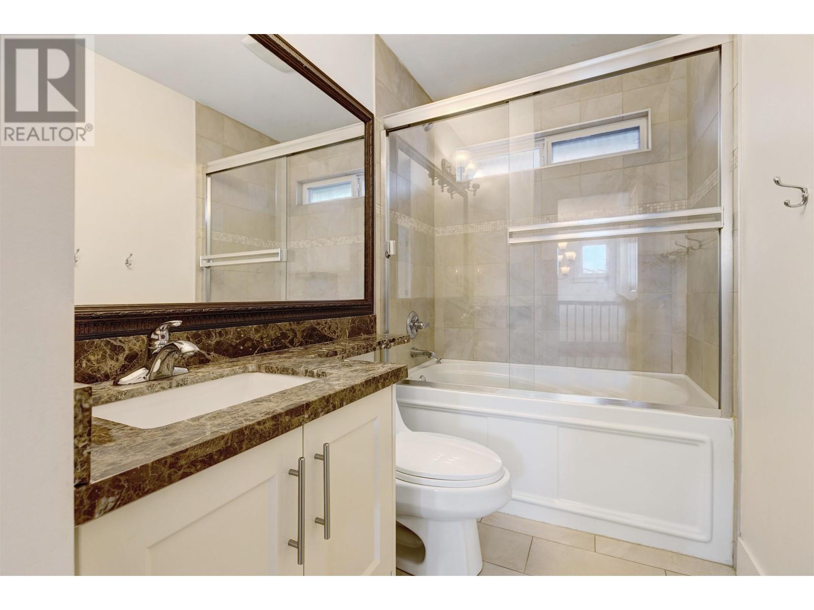 Listing Picture 17 of 27 : 439 46 AVENUE, Vancouver / 溫哥華 - 魯藝地產 Yvonne Lu Group - MLS Medallion Club Member