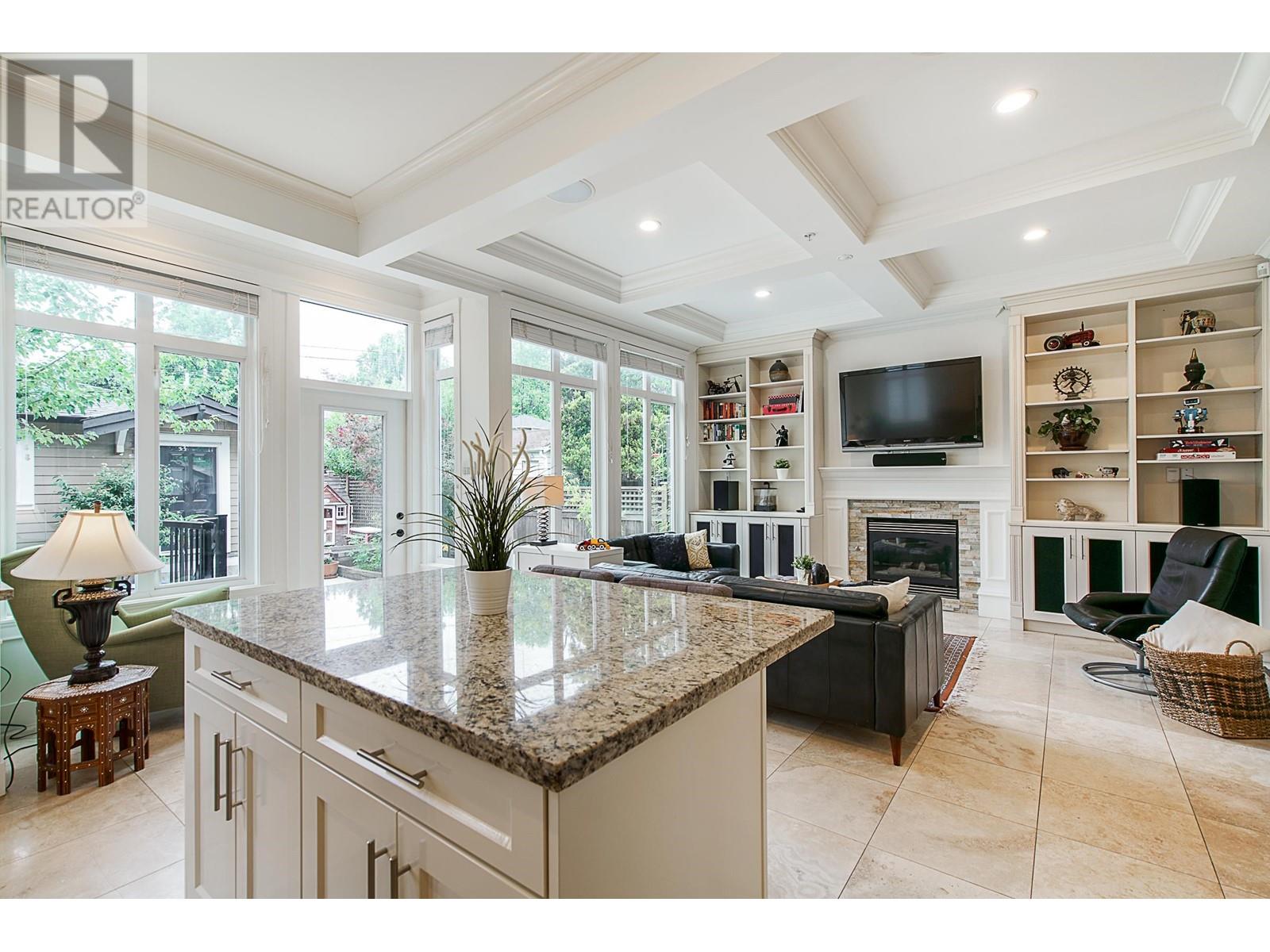 Listing Picture 11 of 27 : 439 46 AVENUE, Vancouver / 溫哥華 - 魯藝地產 Yvonne Lu Group - MLS Medallion Club Member