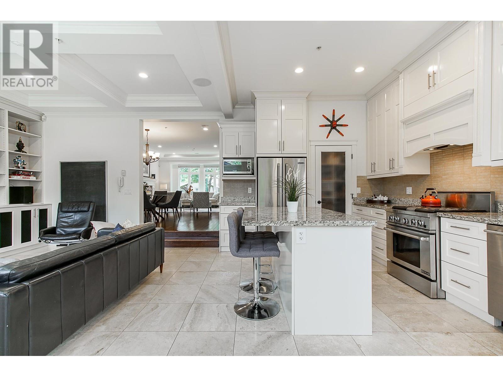 Listing Picture 10 of 27 : 439 46 AVENUE, Vancouver / 溫哥華 - 魯藝地產 Yvonne Lu Group - MLS Medallion Club Member