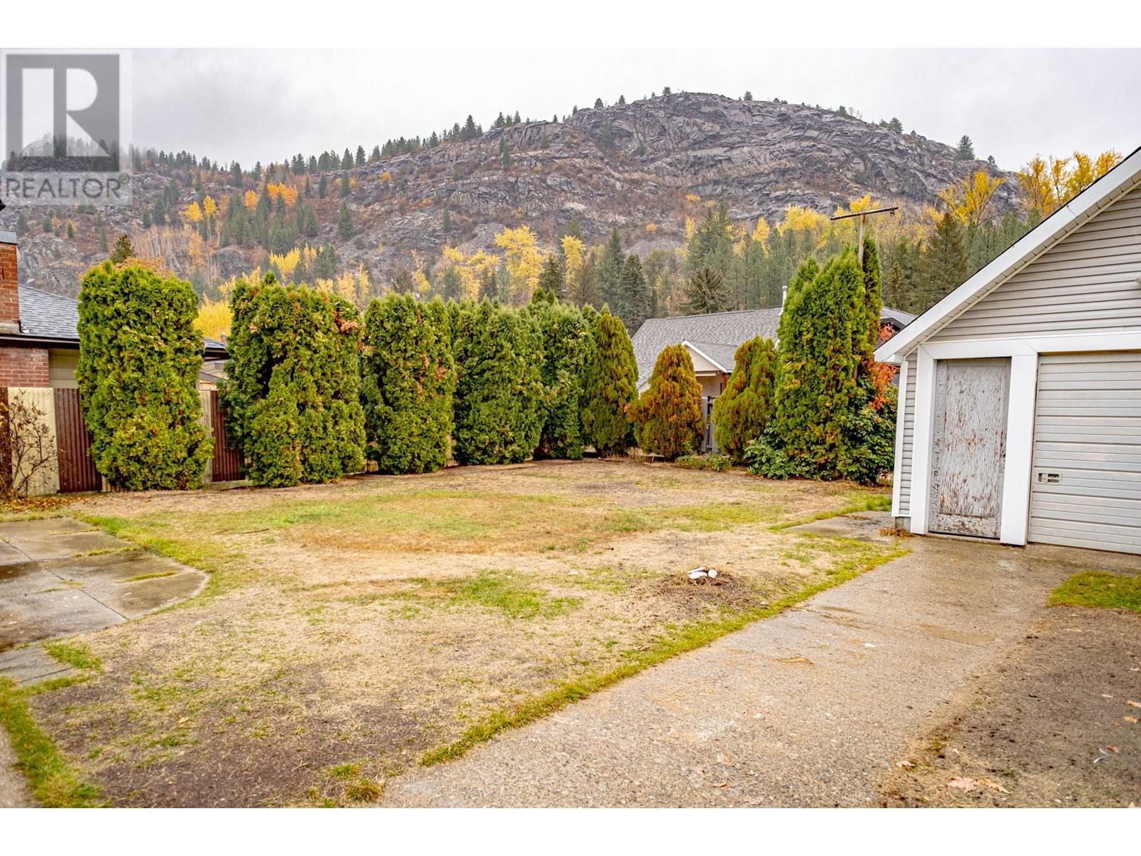 Property at 1237 COLUMBIA Avenue image 2