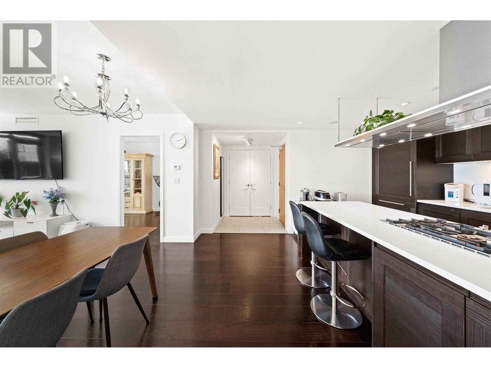 Listing Picture 15 of 37 : 601 3355 BINNING ROAD, Vancouver / 溫哥華 - 魯藝地產 Yvonne Lu Group - MLS Medallion Club Member