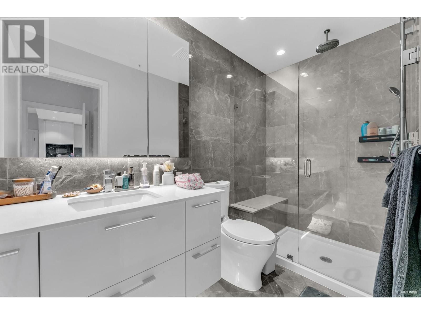 Listing Picture 20 of 27 : 1105 5608 BERTON AVENUE, Vancouver / 溫哥華 - 魯藝地產 Yvonne Lu Group - MLS Medallion Club Member