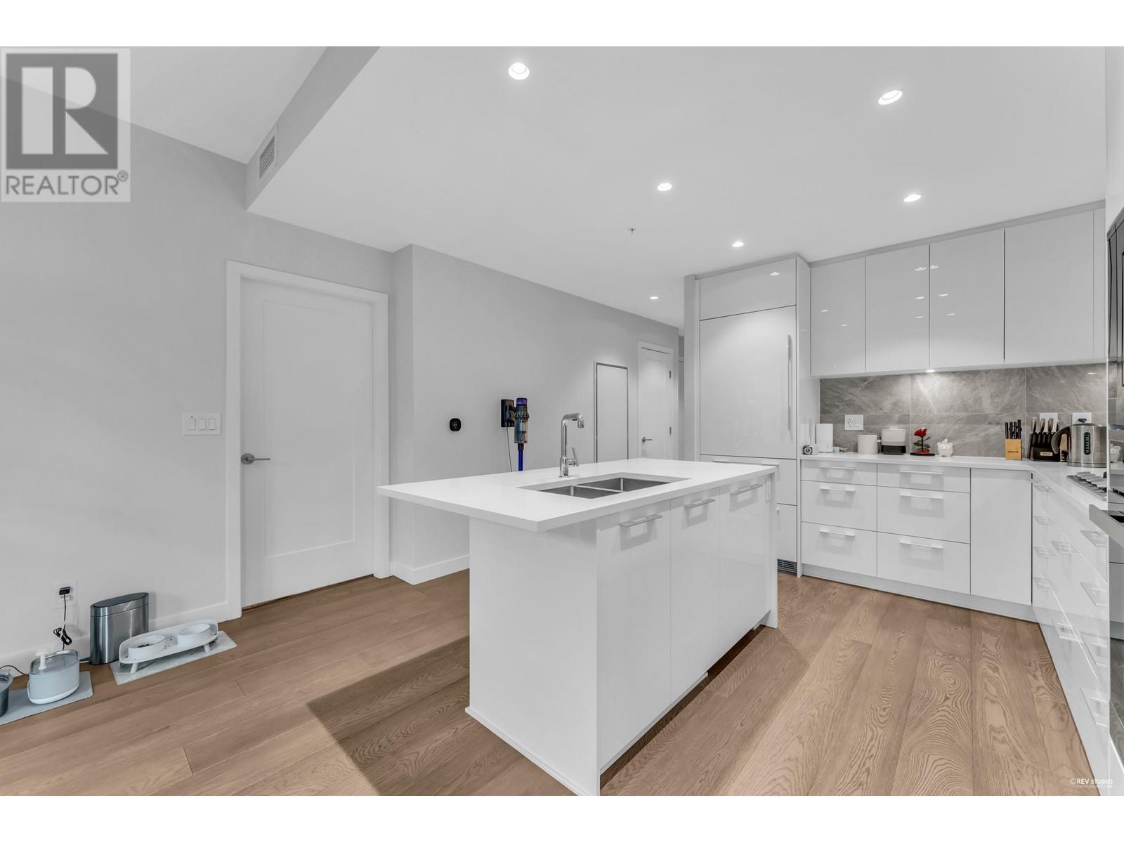 Listing Picture 6 of 27 : 1105 5608 BERTON AVENUE, Vancouver / 溫哥華 - 魯藝地產 Yvonne Lu Group - MLS Medallion Club Member