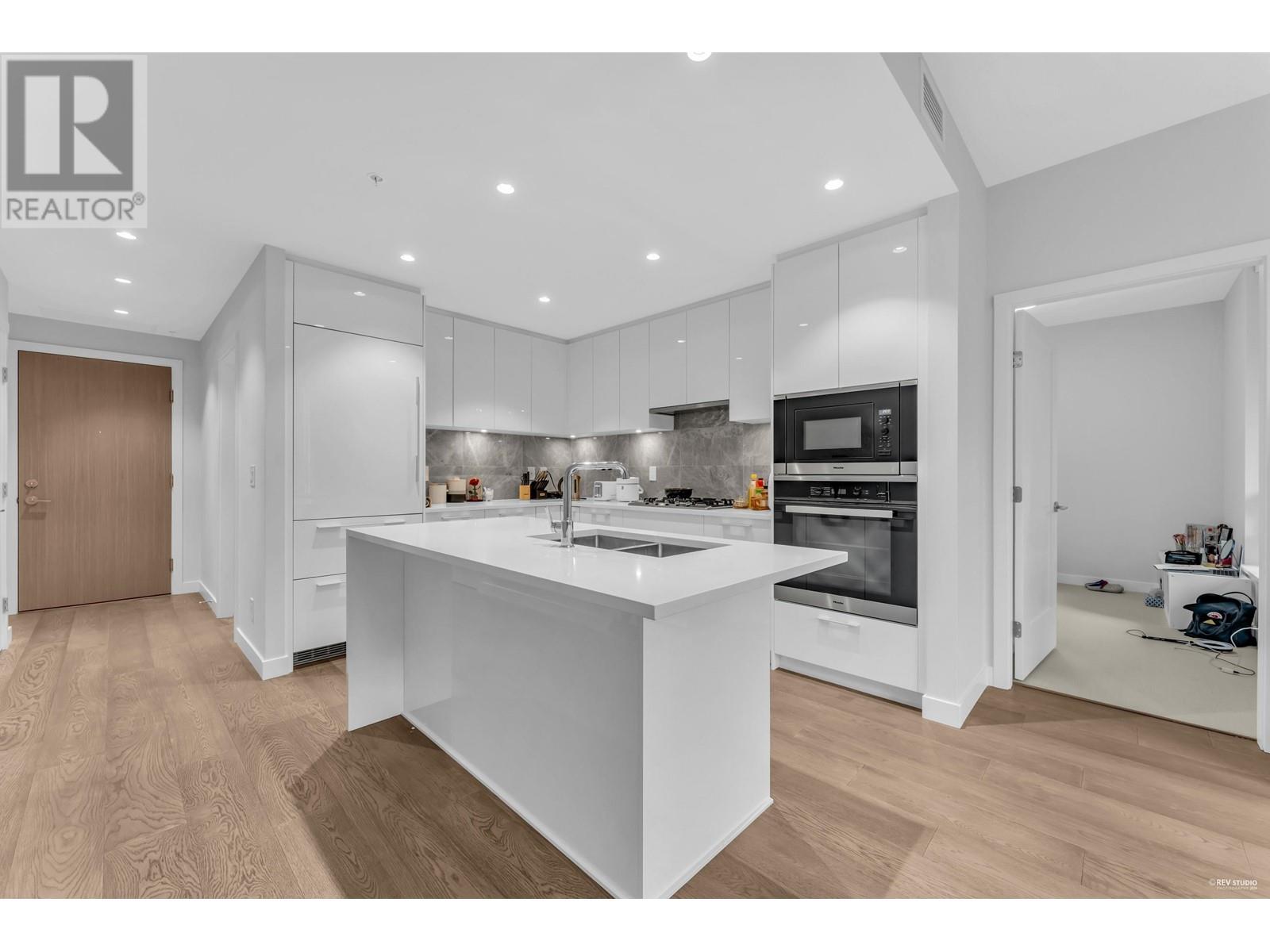 Listing Picture 5 of 27 : 1105 5608 BERTON AVENUE, Vancouver / 溫哥華 - 魯藝地產 Yvonne Lu Group - MLS Medallion Club Member