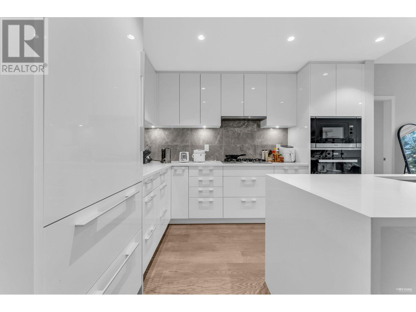 Listing Picture 8 of 27 : 1105 5608 BERTON AVENUE, Vancouver / 溫哥華 - 魯藝地產 Yvonne Lu Group - MLS Medallion Club Member