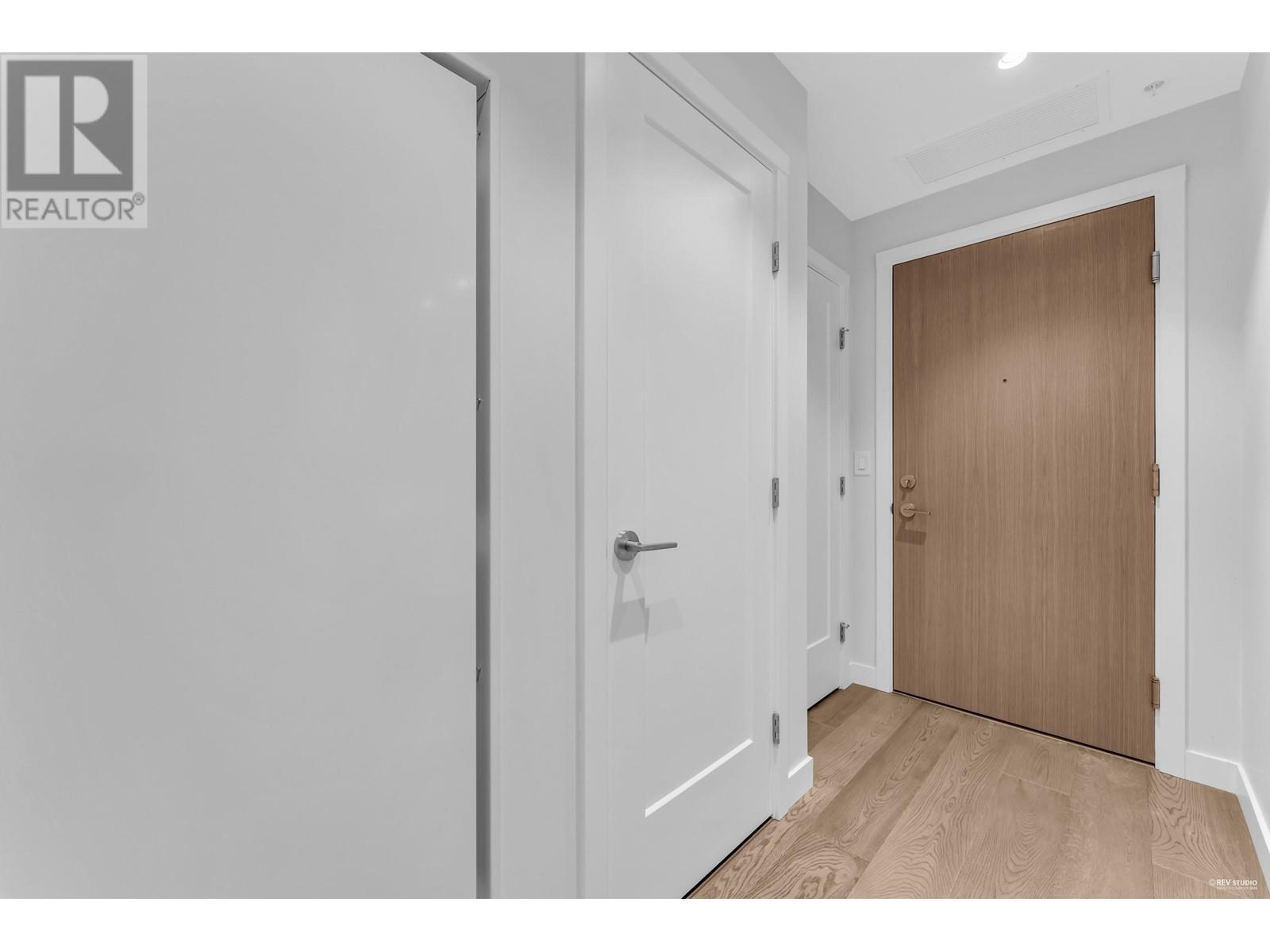 Listing Picture 3 of 27 : 1105 5608 BERTON AVENUE, Vancouver / 溫哥華 - 魯藝地產 Yvonne Lu Group - MLS Medallion Club Member