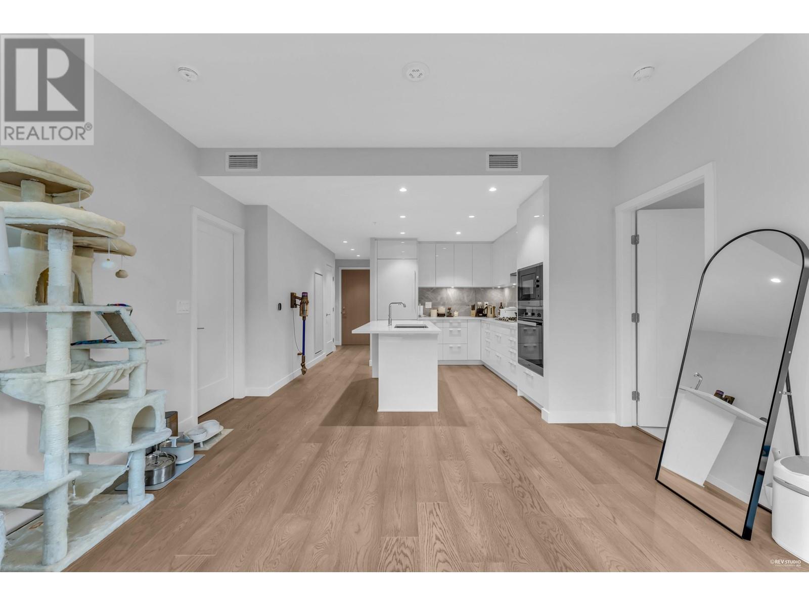 Listing Picture 12 of 27 : 1105 5608 BERTON AVENUE, Vancouver / 溫哥華 - 魯藝地產 Yvonne Lu Group - MLS Medallion Club Member