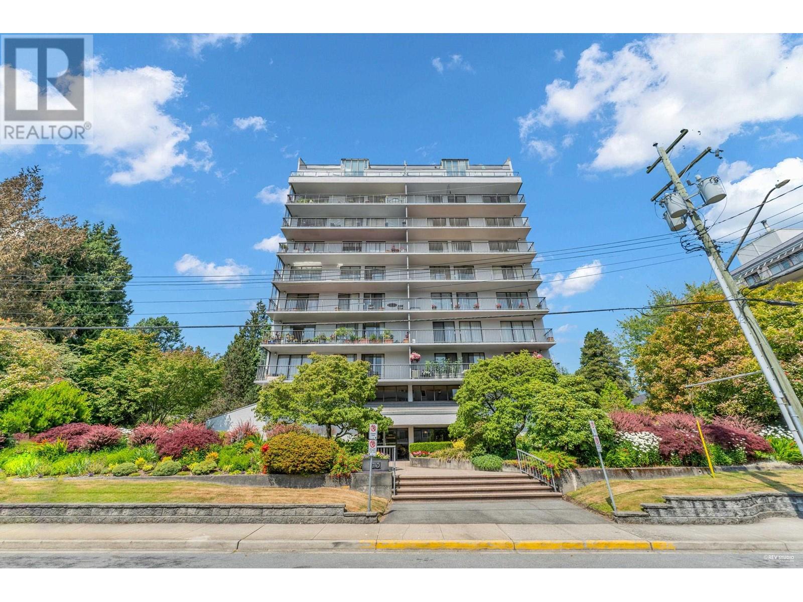 903 1745 Esquimalt Avenue, West Vancouver, British Columbia  V7V 1R7 - Photo 1 - R2940832