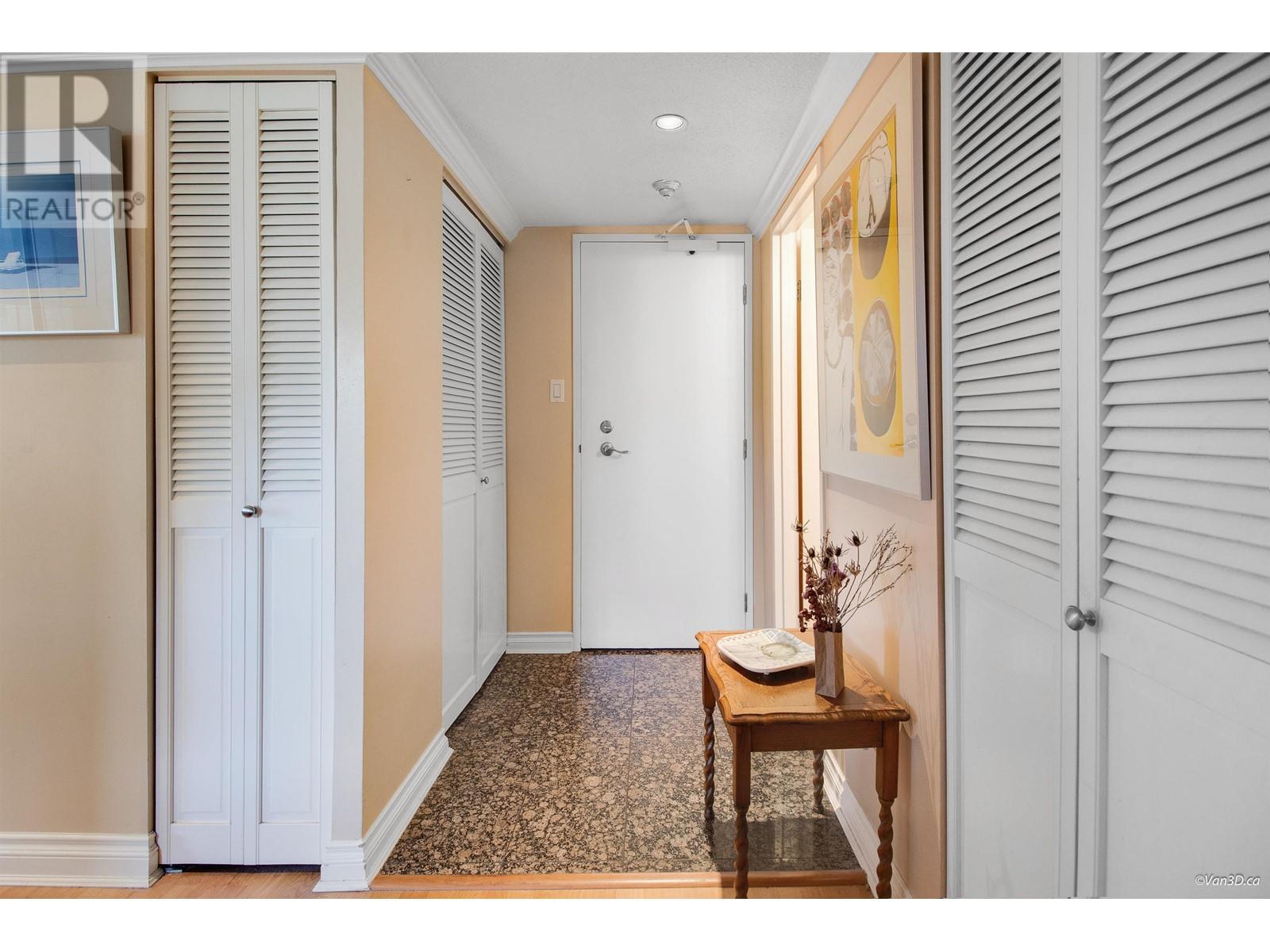 903 1745 ESQUIMALT AVENUE