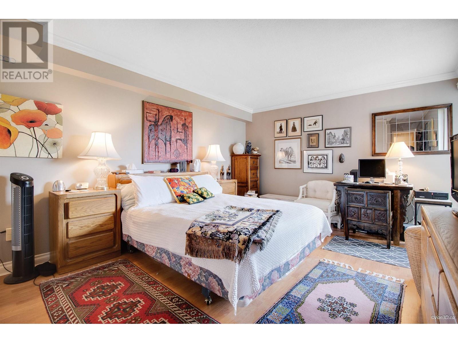 903 1745 ESQUIMALT AVENUE