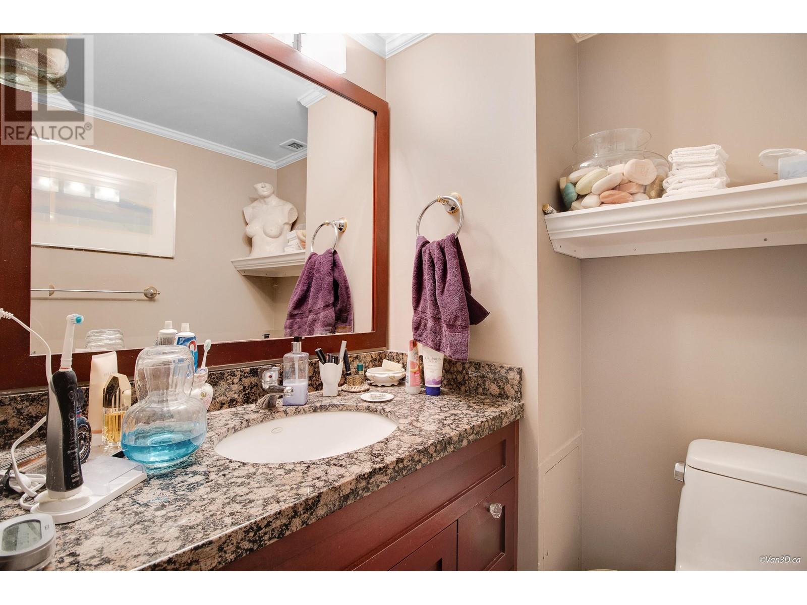 903 1745 ESQUIMALT AVENUE