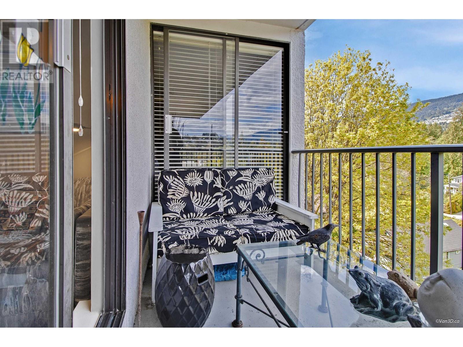 903 1745 ESQUIMALT AVENUE