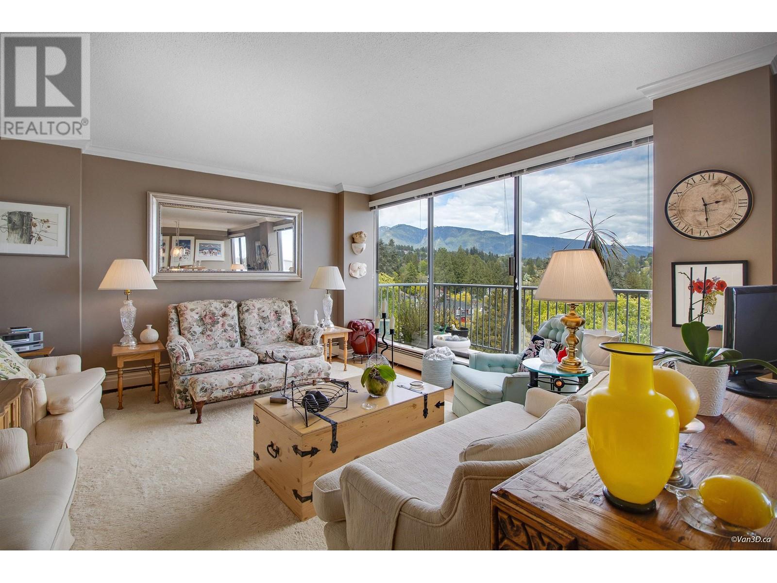 903 1745 ESQUIMALT AVENUE