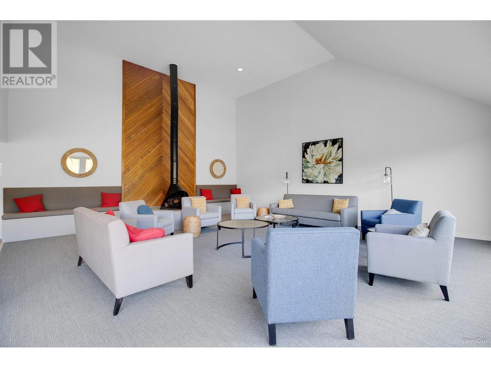 903 1745 ESQUIMALT AVENUE