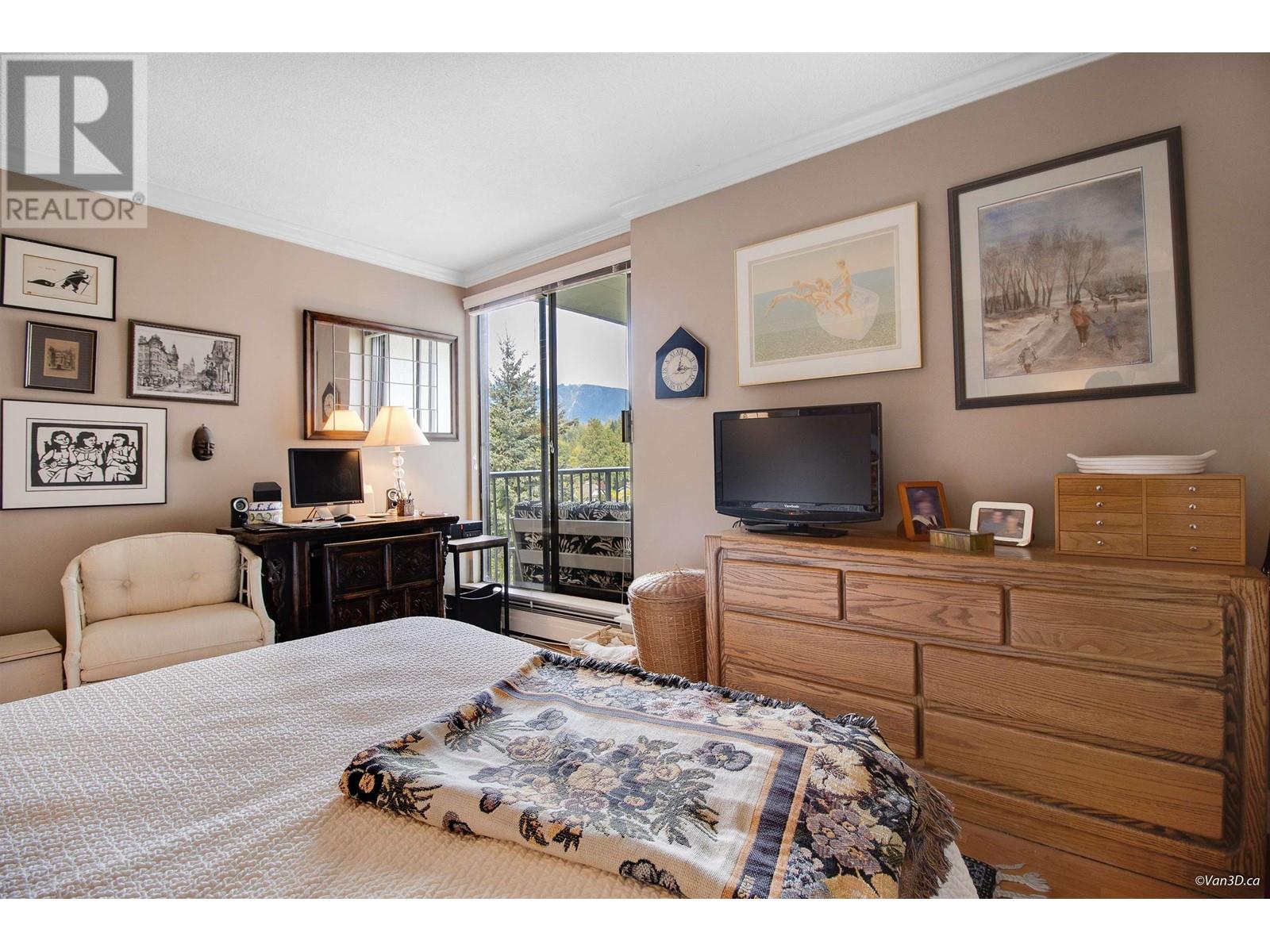 903 1745 ESQUIMALT AVENUE